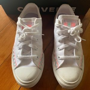 Girl's Converse